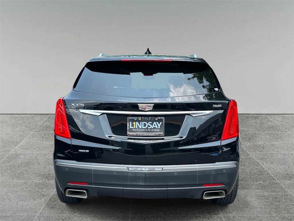 Used 2017 Cadillac XT5 Luxury w/ Driver Awareness Package image 11