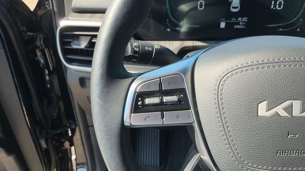 Used 2024 Kia Telluride EX w/ EX Captain's Chair Package image 21