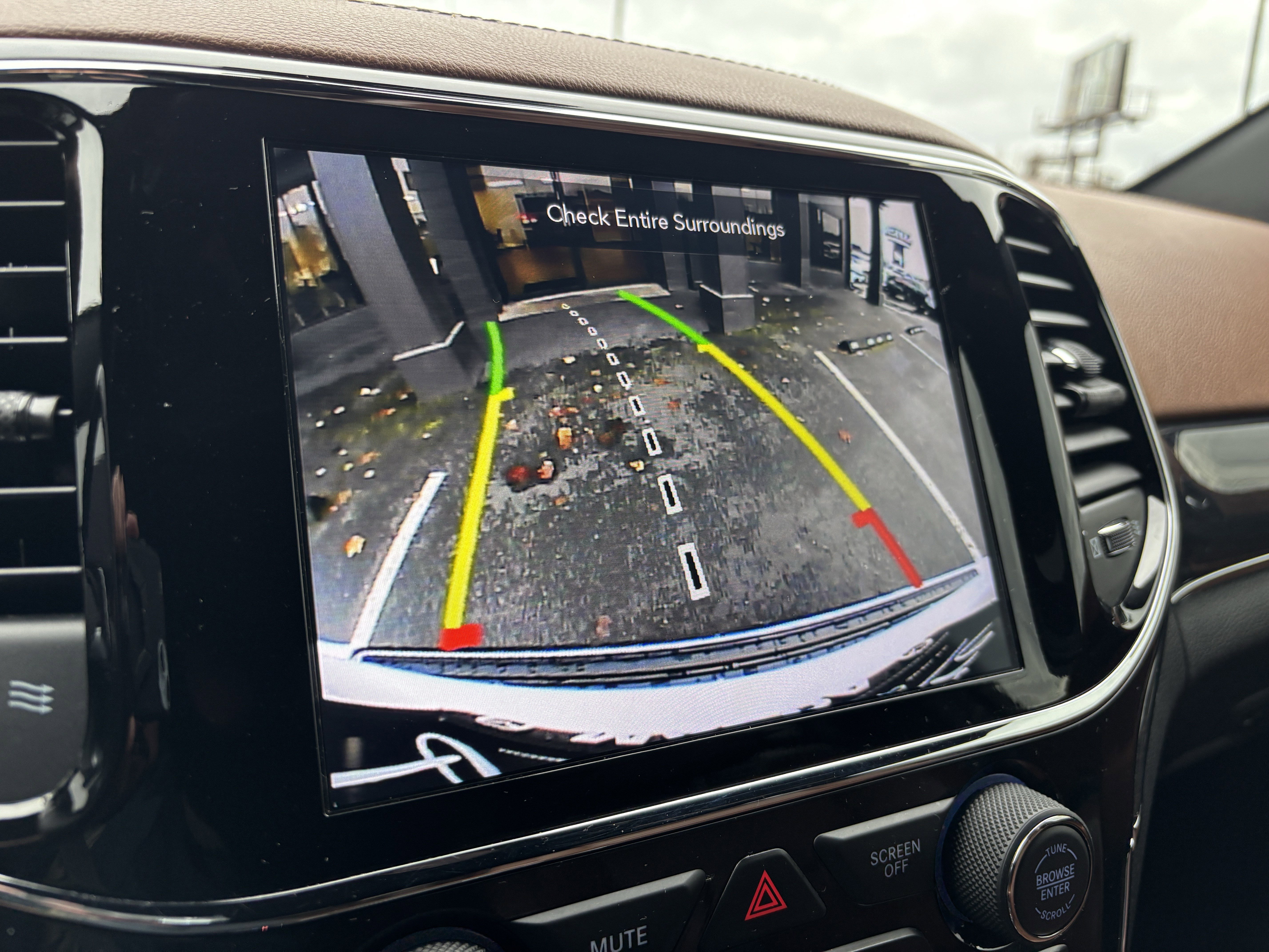 Used 2020 Jeep Grand Cherokee Overland image 36