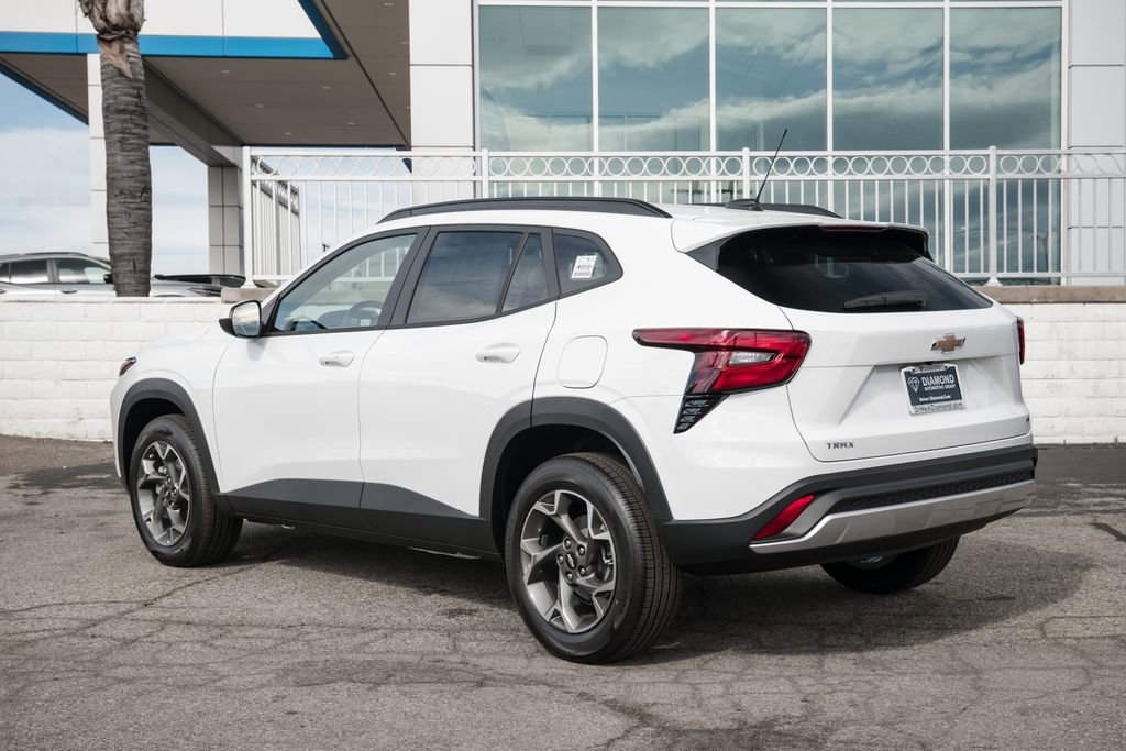 New 2026 Chevrolet Trax LT w/ Driver Confidence Package FWD image 7