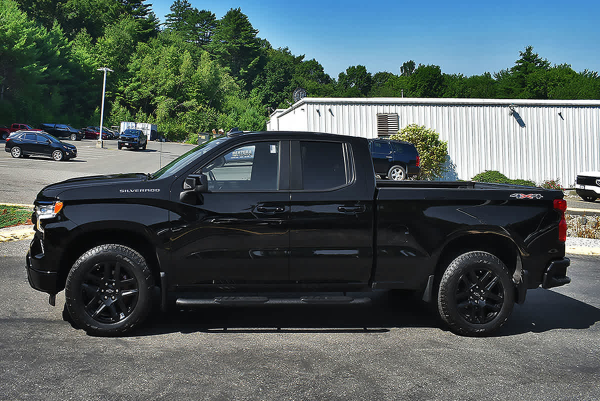 Used 2024 Chevrolet Silverado 1500 RST w/ Protection Package AWD/4WD image 4