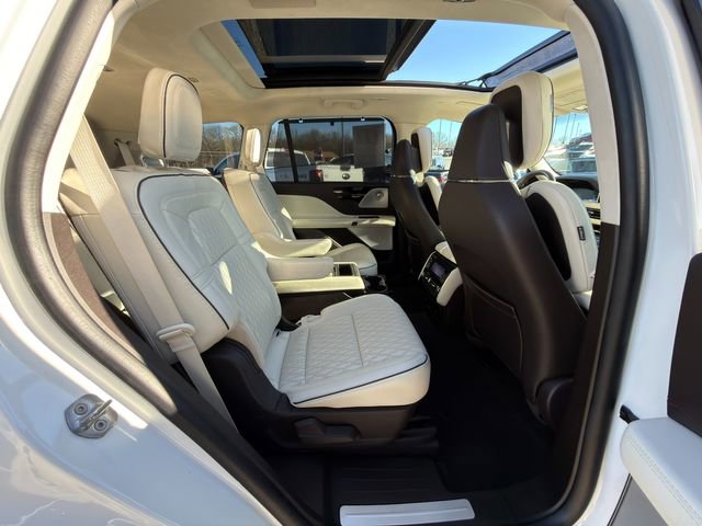 Used 2022 Lincoln Aviator Black Label w/ Dynamic Handling Package image 11