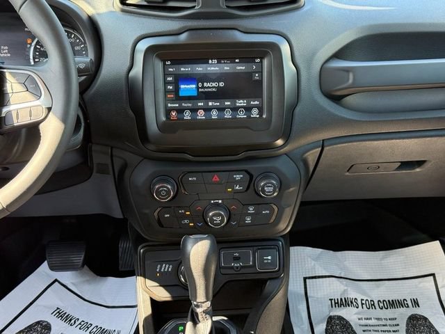 Used 2021 Jeep Renegade Latitude AWD/4WD image 15