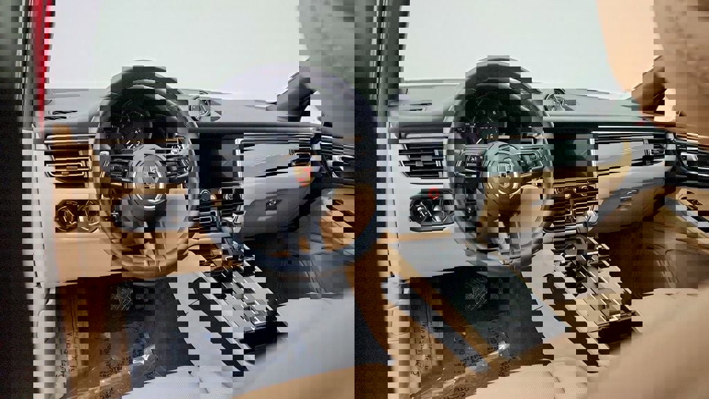 Used 2024 Porsche Macan Base w/ Premium+ Pkg, 21   Whe image 13