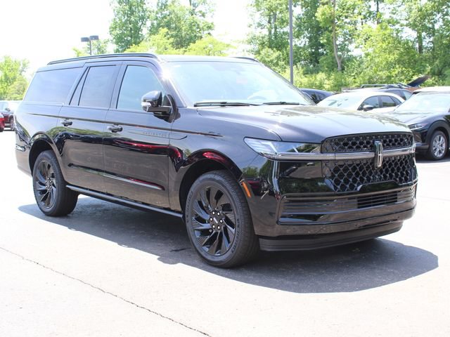 New 2026 Lincoln Navigator L Reserve w/ Jet Appearance Package AWD/4WD image 1