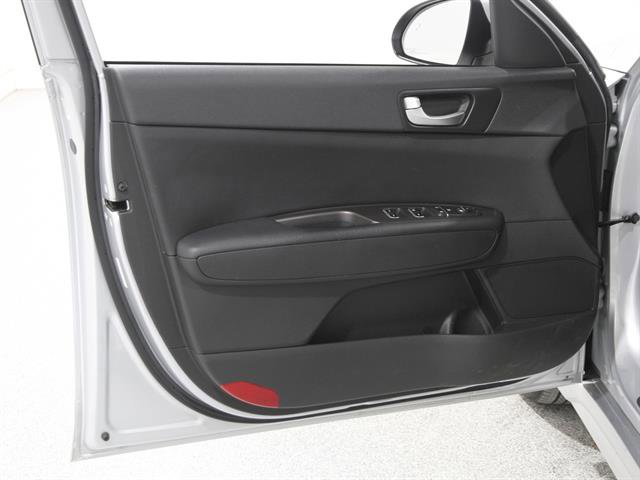 Used 2019 Kia Optima LX image 4