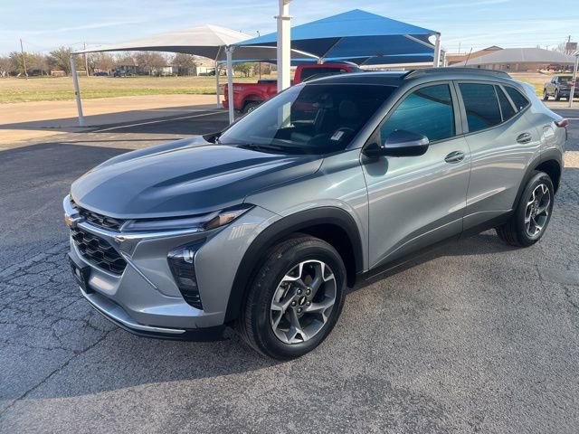 Used 2024 Chevrolet Trax LT w/ Driver Confidence Package image 1