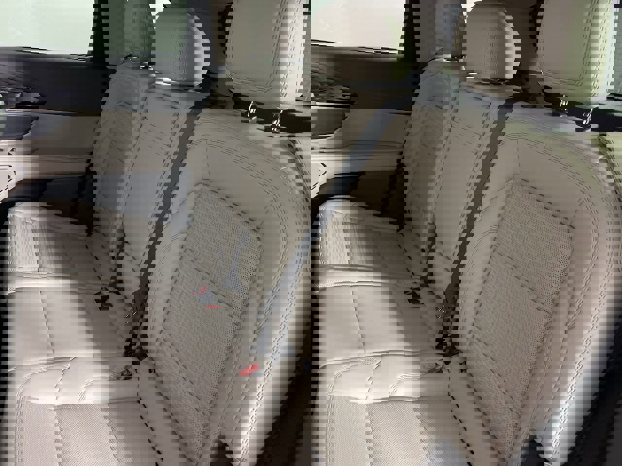 Used 2024 Lincoln Nautilus Reserve w/ Equipment Group 202A image 15