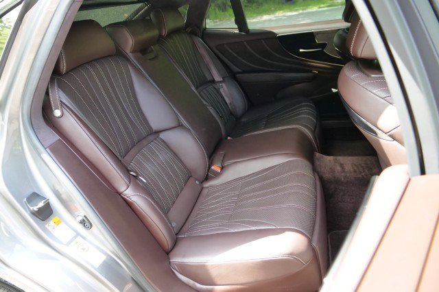 Used 2019 Lexus LS 500 w/ Luxury Package RWD image 41