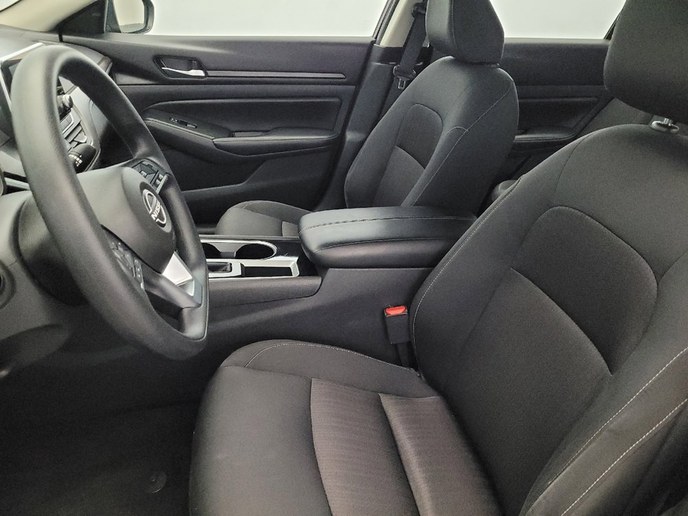 Used 2024 Nissan Altima 2.5 SV image 17