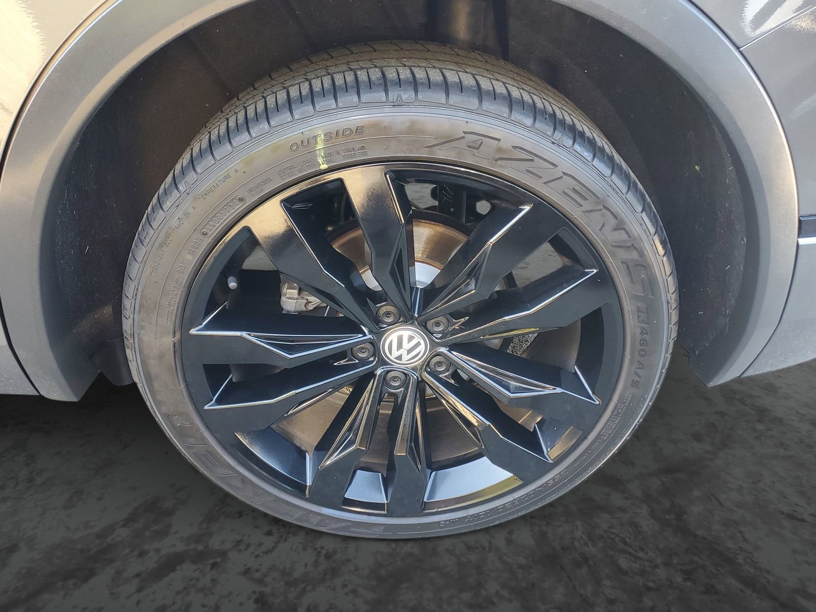 Used 2021 Volkswagen Tiguan SE R-Line image 6