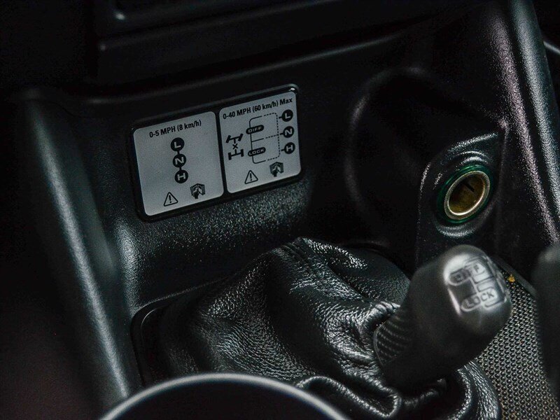 Used 2004 Land Rover Discovery S AWD/4WD image 29
