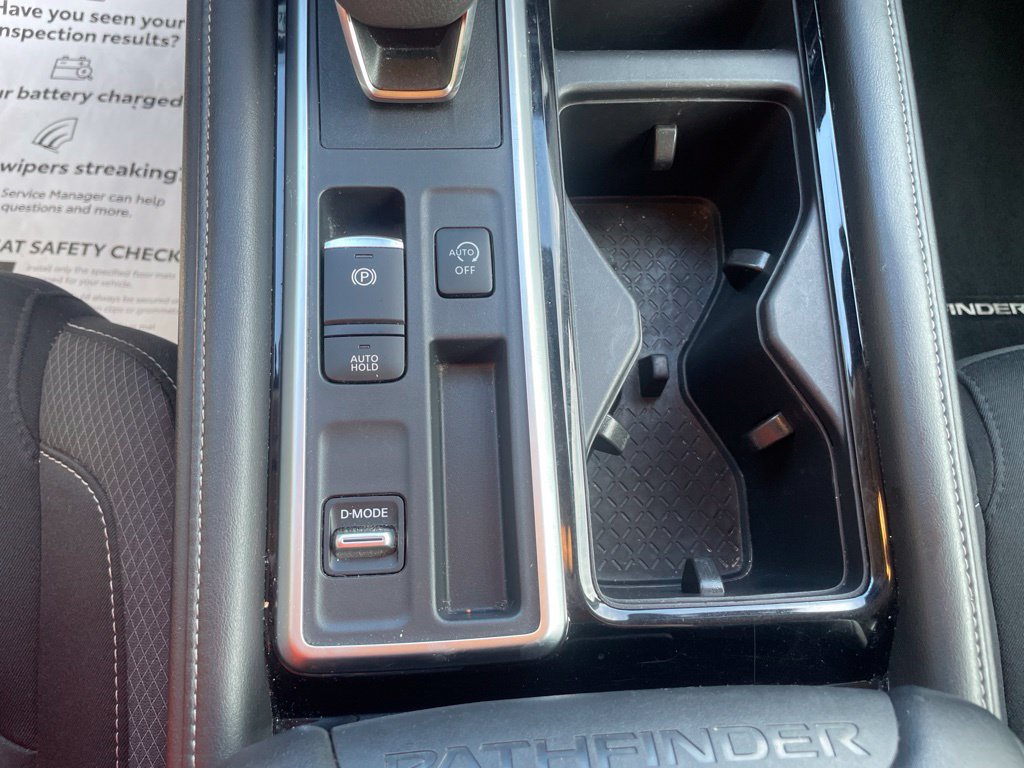 Used 2024 Nissan Pathfinder SV FWD image 18