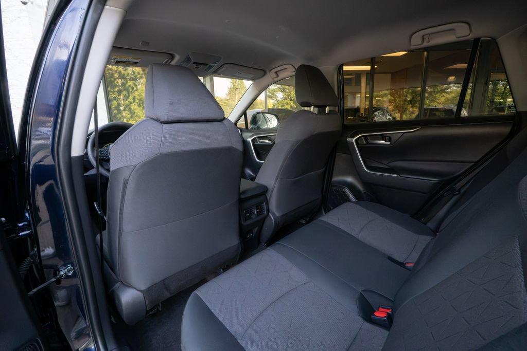 Used 2023 Toyota RAV4 XLE AWD/4WD image 17