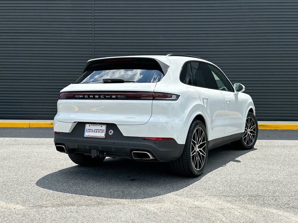 Certified 2026 Porsche Cayenne AWD/4WD image 9