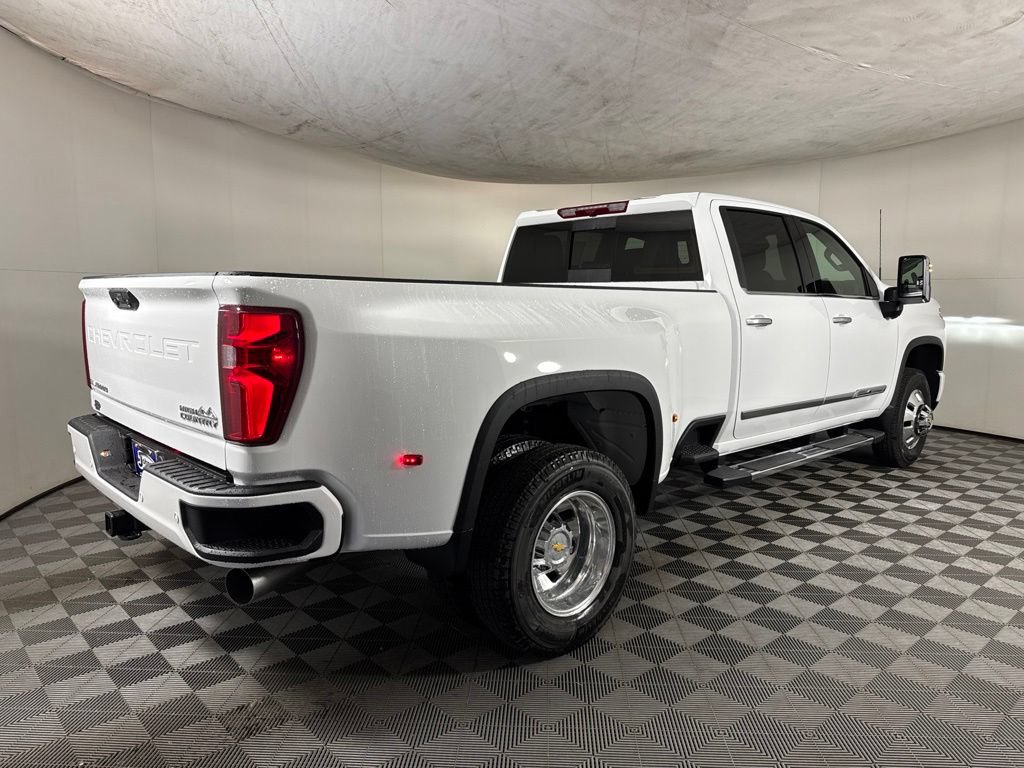 New 2026 Chevrolet Silverado 3500 High Country AWD/4WD image 5