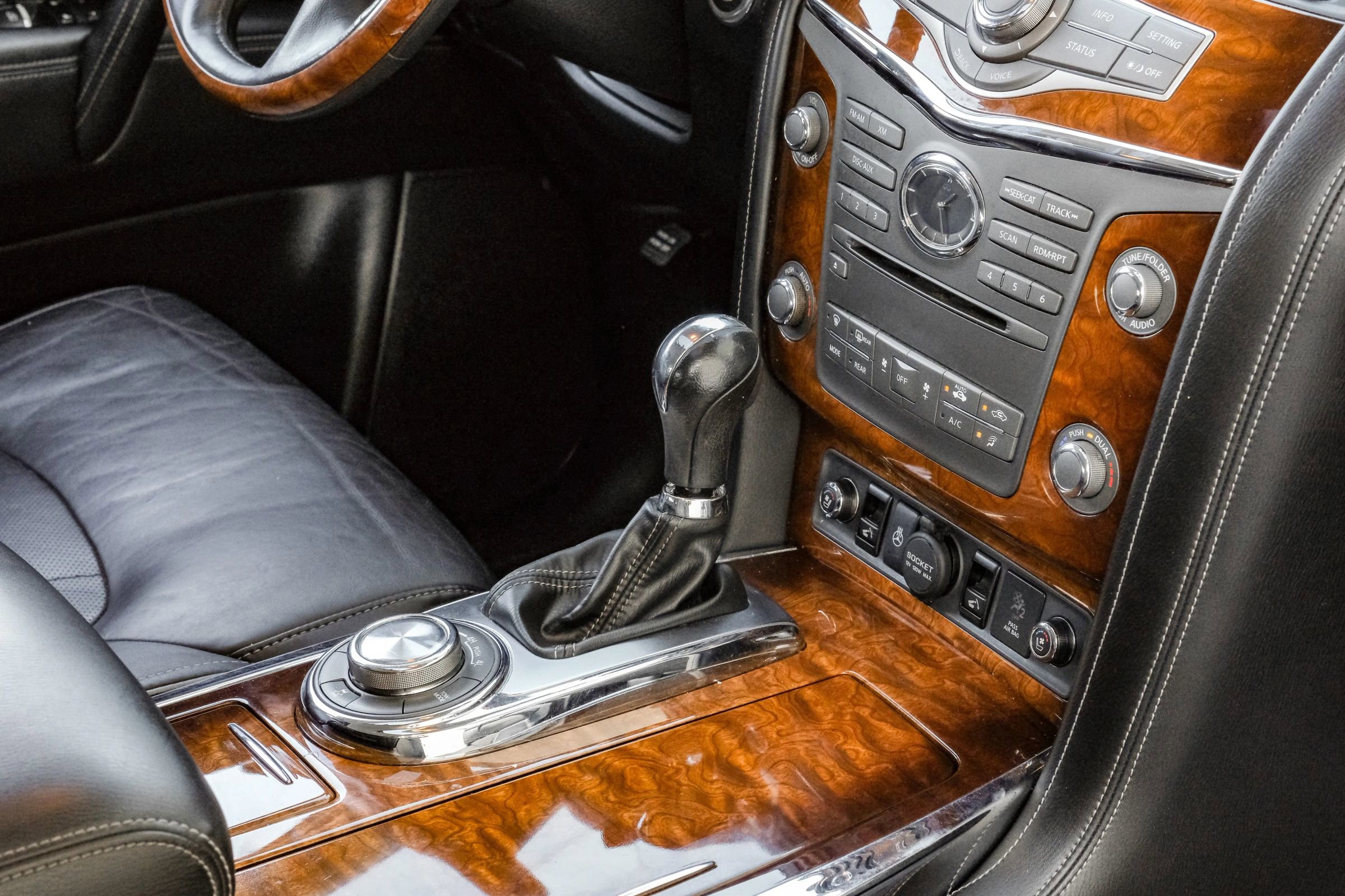 Used 2016 INFINITI QX80 4WD w/ Deluxe Technology Package image 25