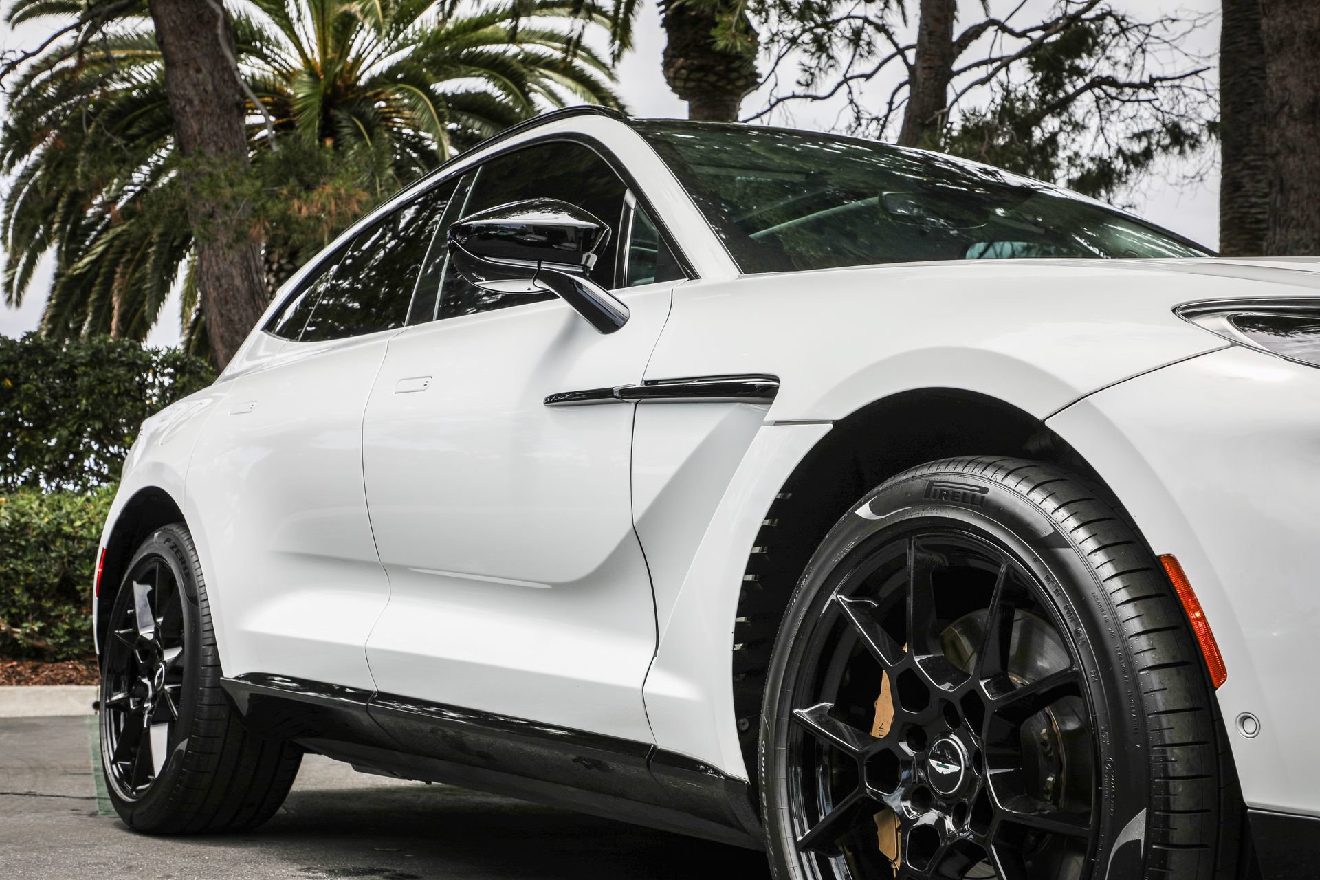 Used 2022 Aston Martin DBX AWD/4WD image 28