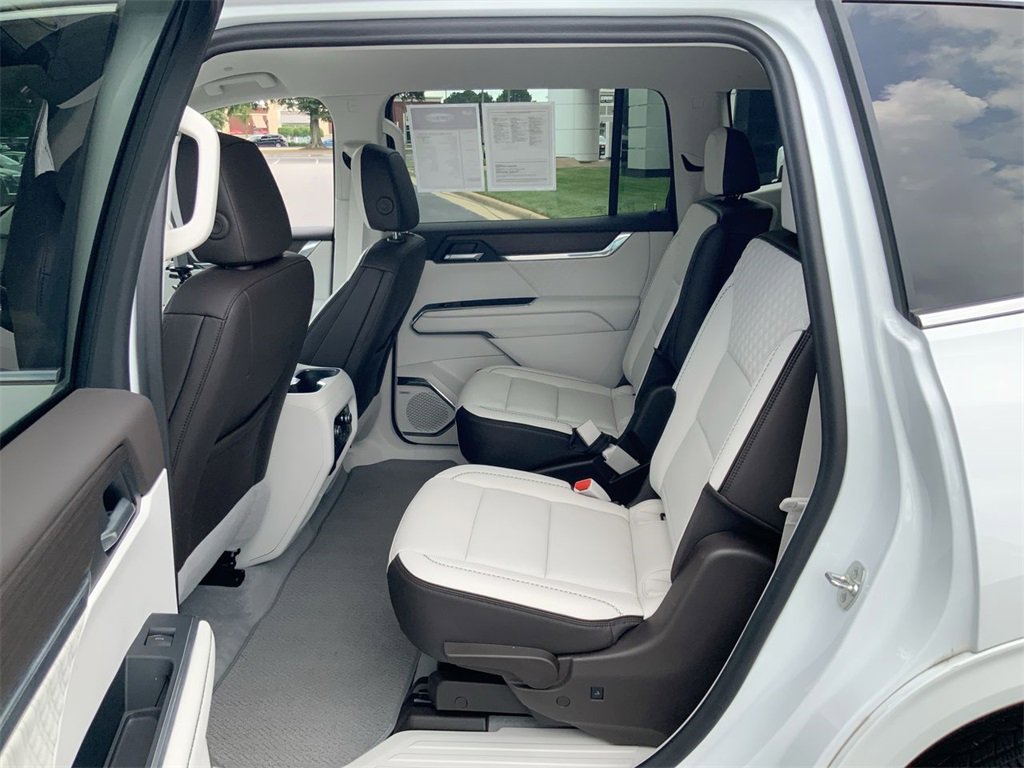 Used 2024 GMC Acadia Denali image 23