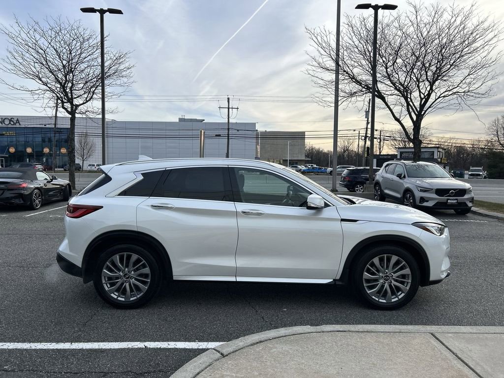 Certified 2025 INFINITI QX50 Luxe image 9