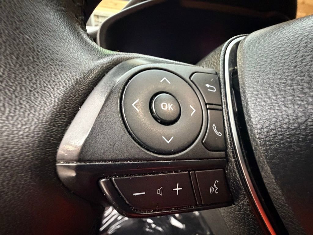 Used 2022 Toyota RAV4 XLE w/ Convenience Package image 23