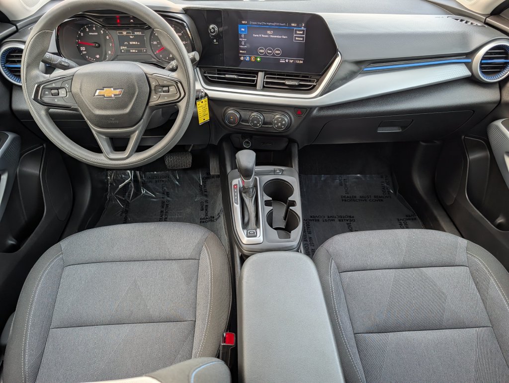 Used 2025 Chevrolet Trax LS w/ Driver Confidence Package FWD image 18