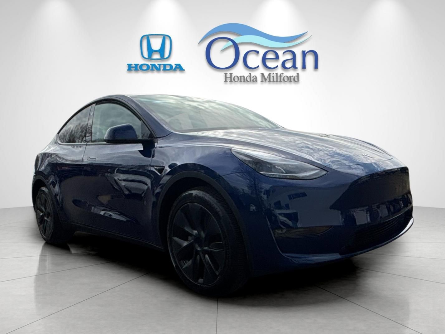 Used 2024 Tesla Model Y Long Range image 1