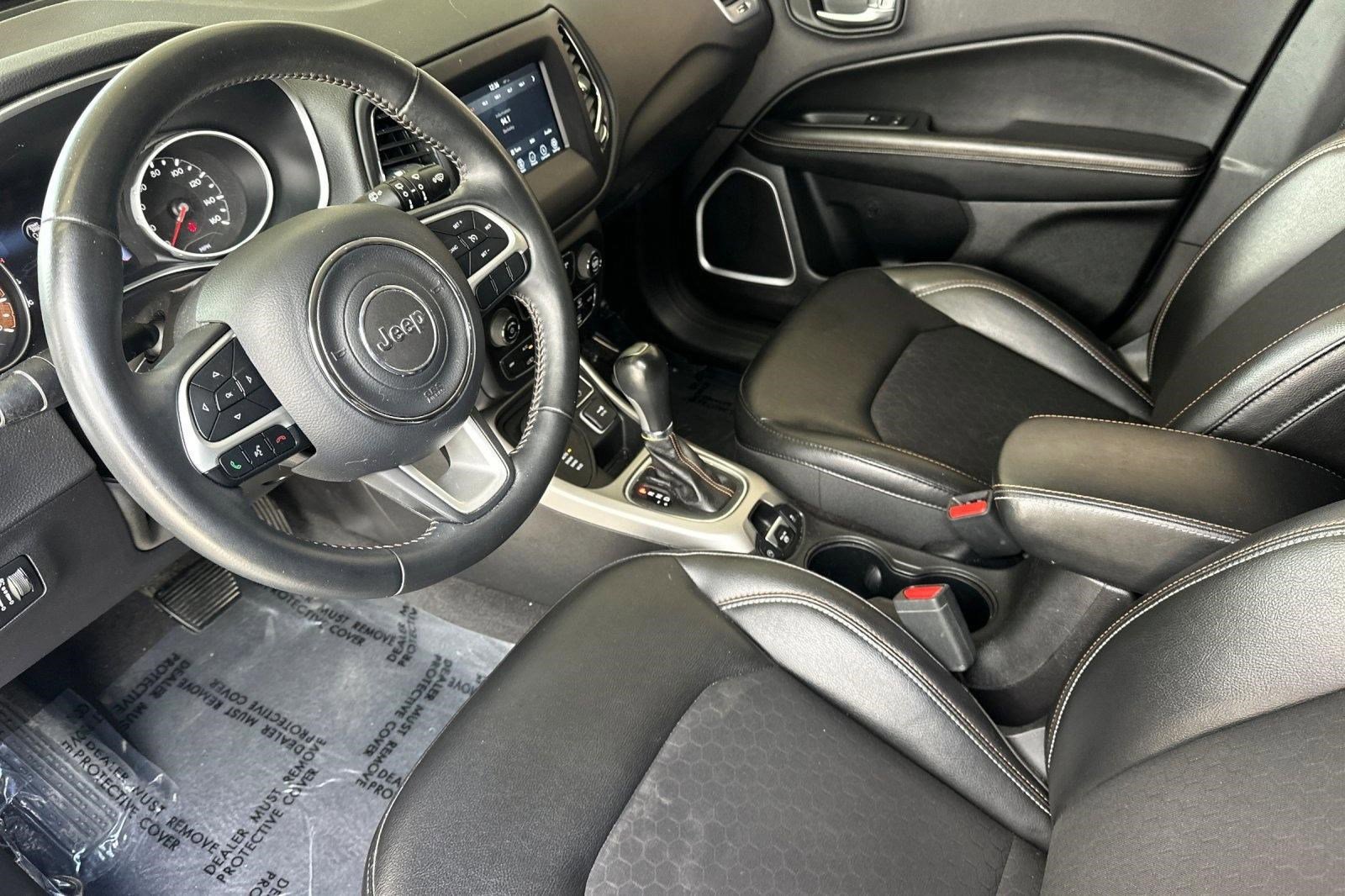 Used 2018 Jeep Compass Latitude w/ Popular Equipment Group AWD/4WD image 4