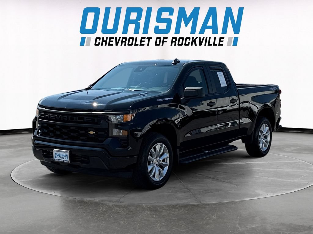 Used 2024 Chevrolet Silverado 1500 Custom AWD/4WD image 2