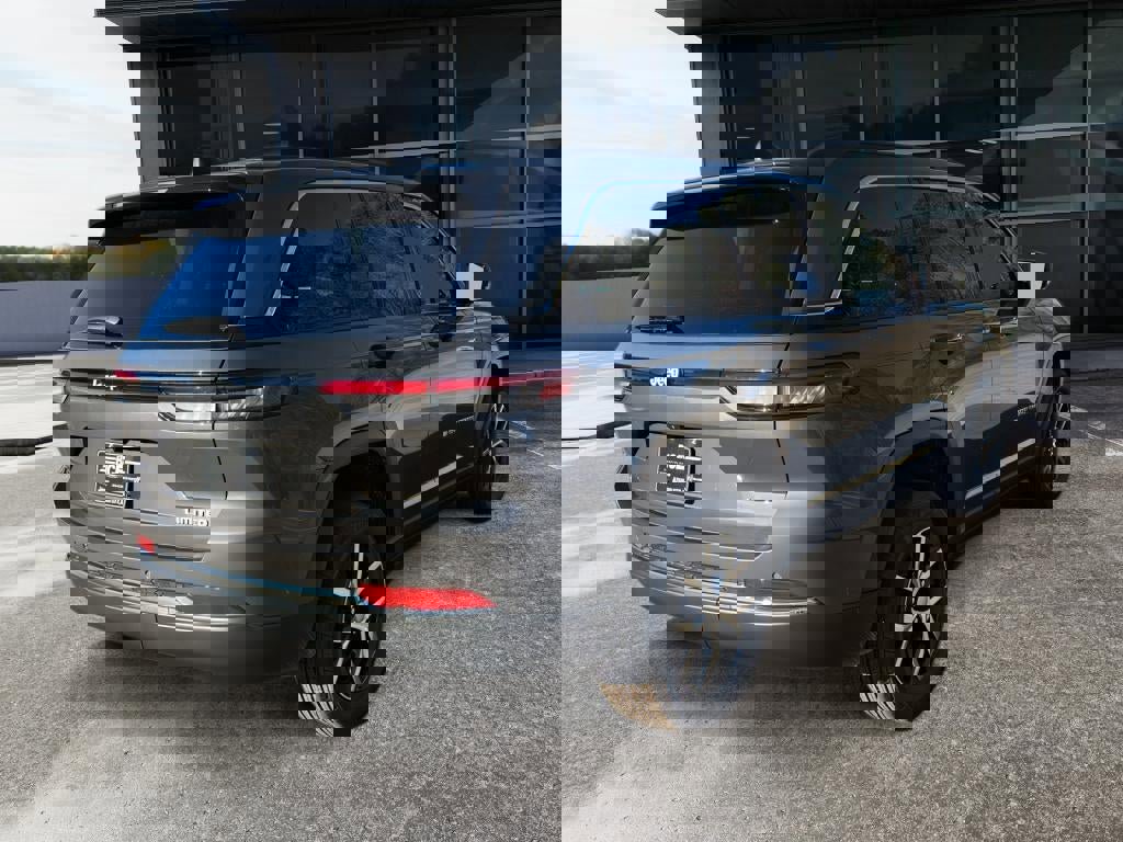 New 2025 Jeep Grand Cherokee Limited image 7