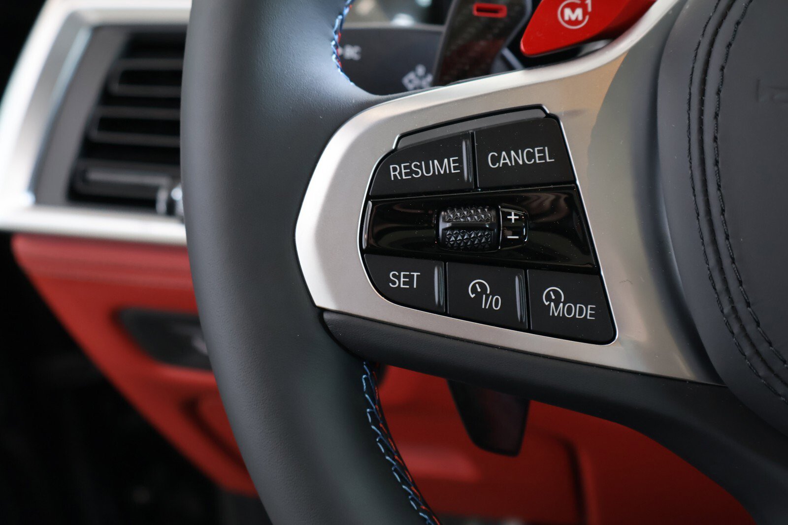 New 2025 BMW X5 M Competition w/ Executive Package image 18