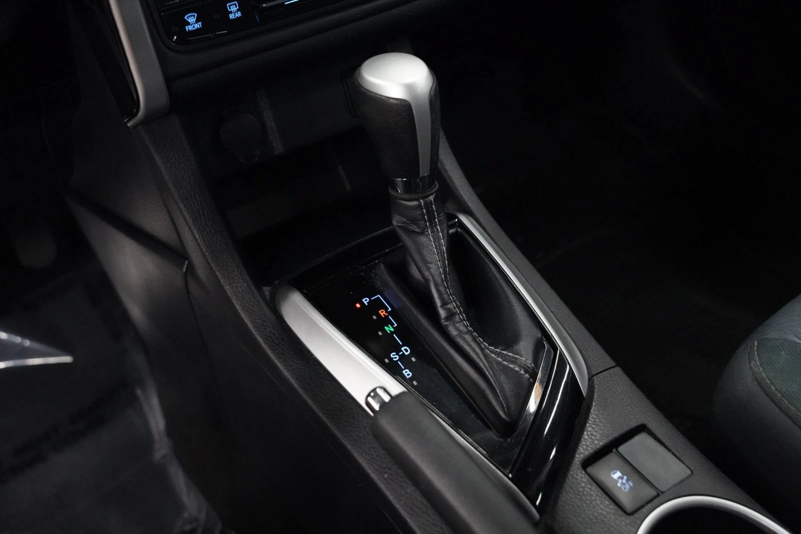 Used 2019 Toyota Corolla LE FWD image 32