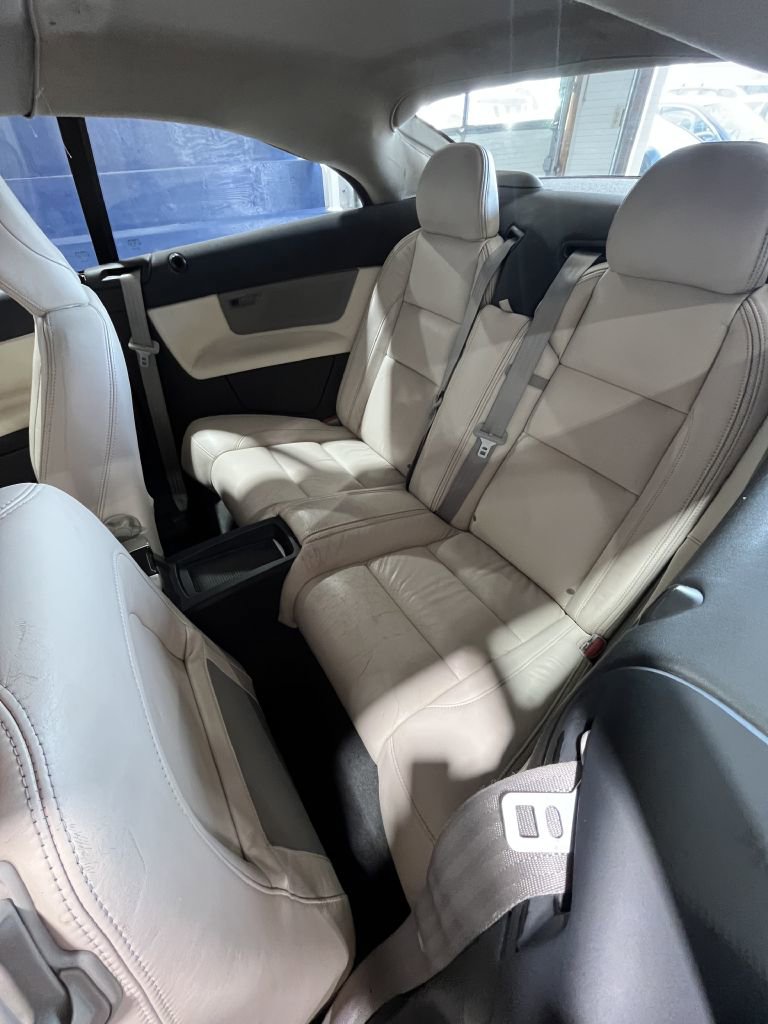 Used 2011 Volvo C70 T5 image 9