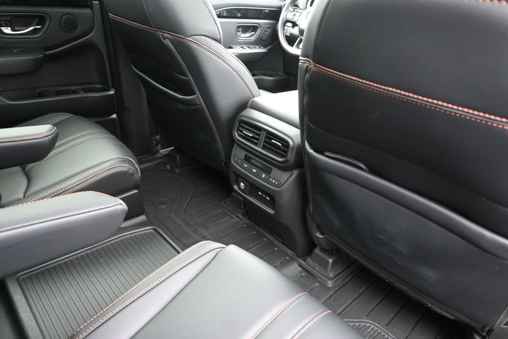 Certified 2024 Honda Pilot TrailSport image 17