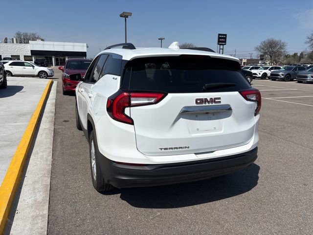 Used 2022 GMC Terrain SLE w/ Driver Convenience Package FWD image 10