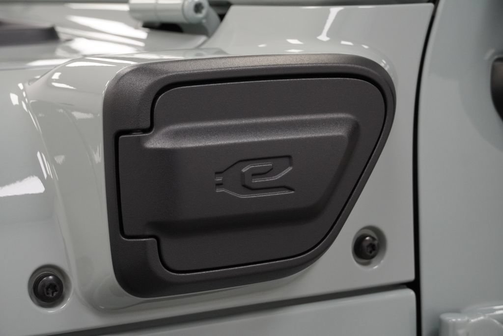 Used 2023 Jeep Wrangler Unlimited Rubicon 4xe AWD/4WD image 54