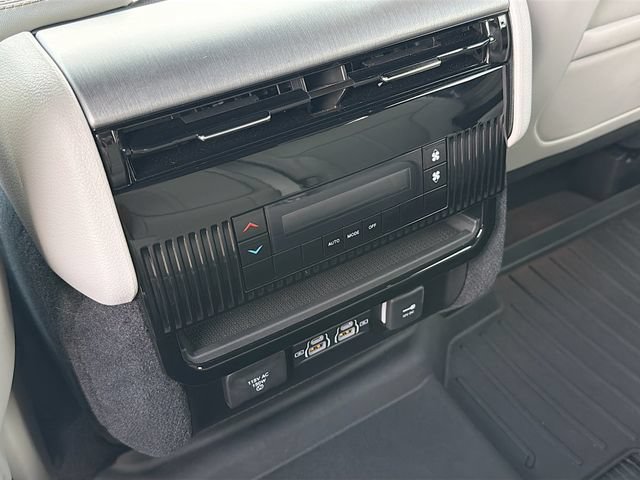 Used 2025 Jeep Wagoneer 4WD image 27