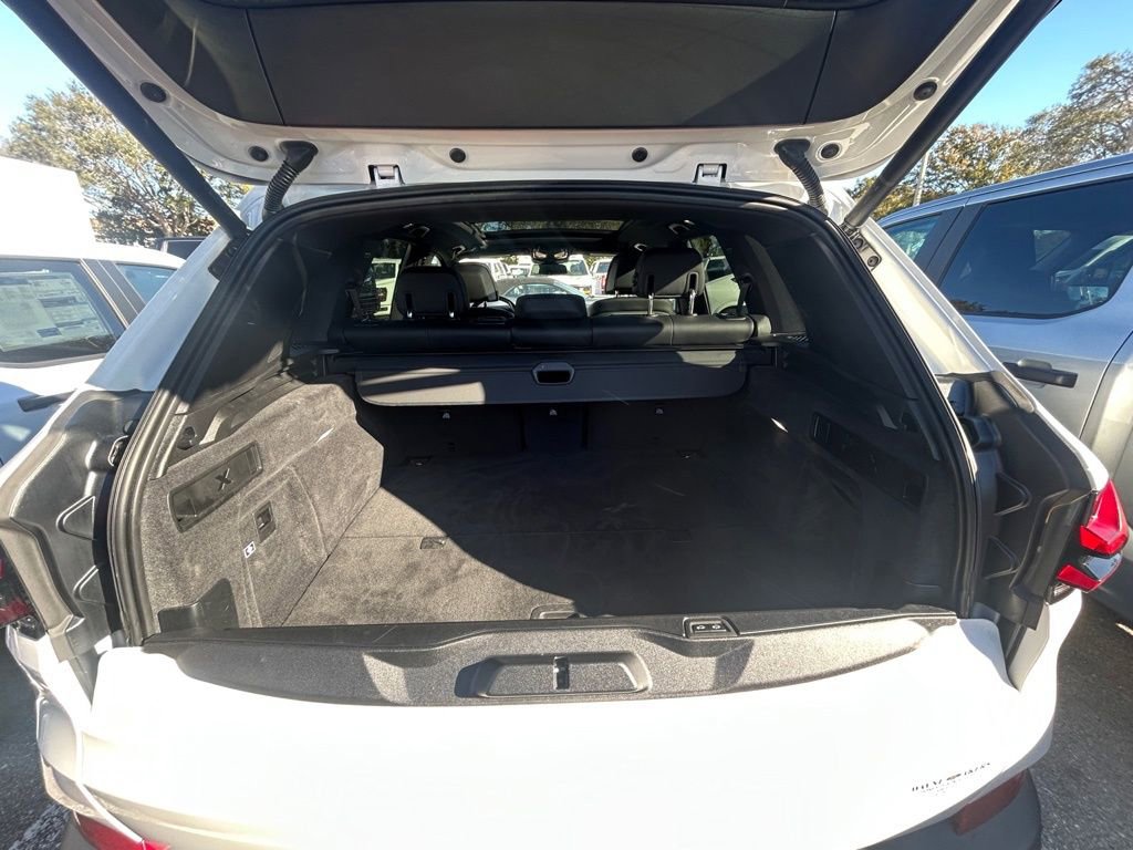 Used 2025 BMW X5 xDrive50e image 27
