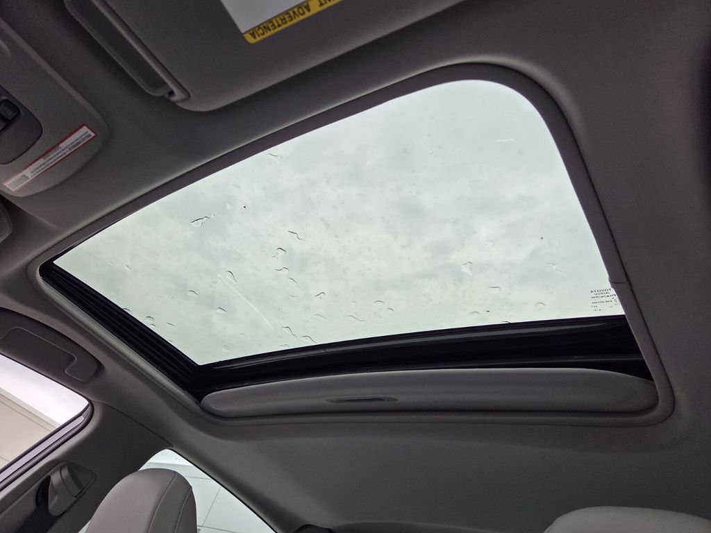 Used 2022 Toyota Camry XLE w/ Navigation Upgrade Package image 15