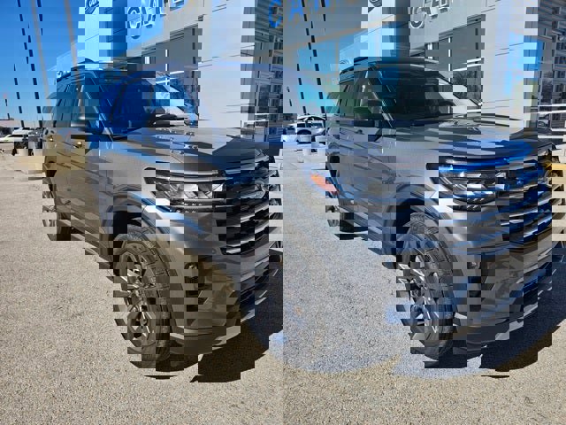 New 2025 Ford Explorer Active w/ Active Comfort Package image 2