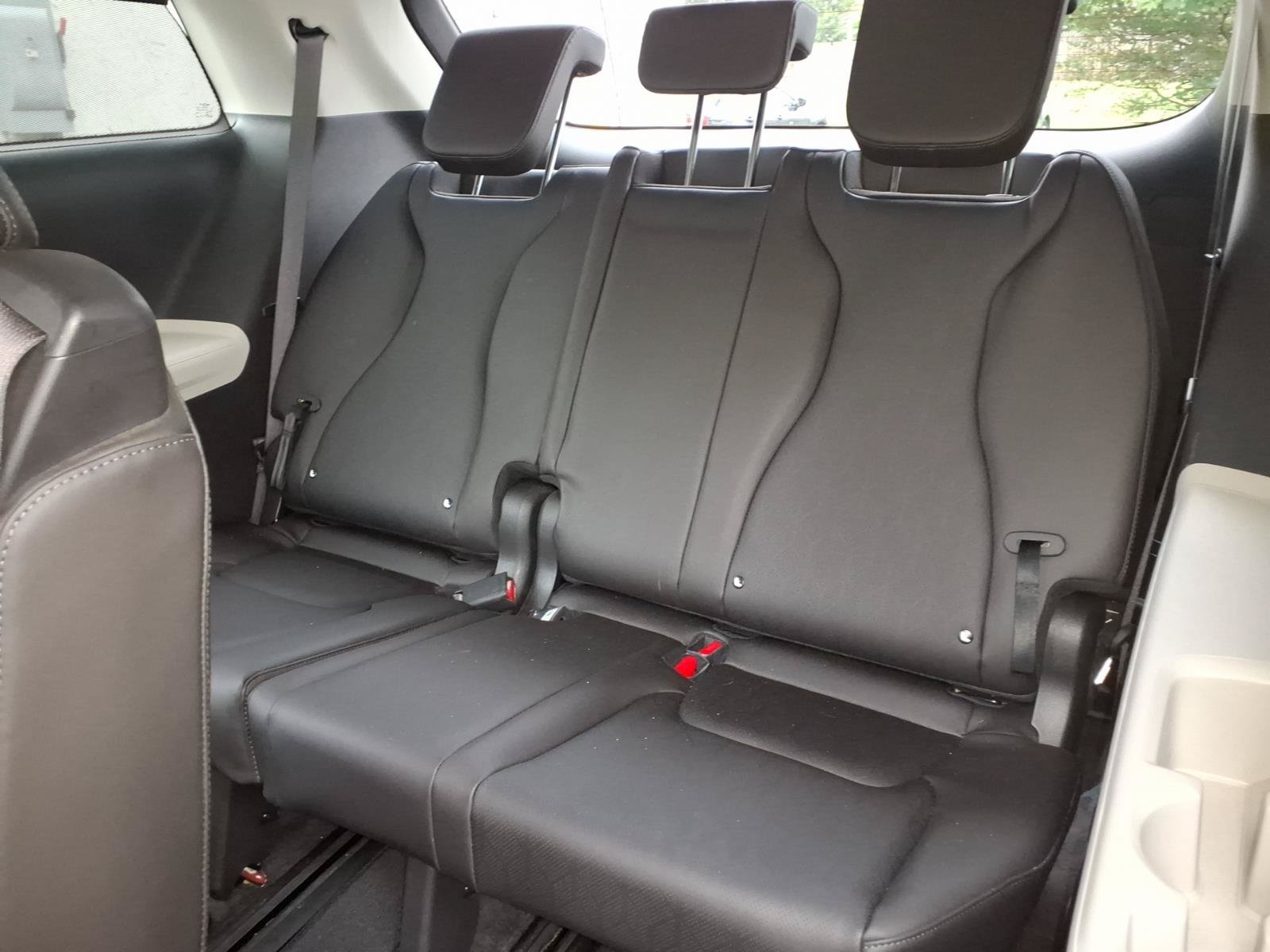 Used 2023 Kia Carnival EX FWD image 14
