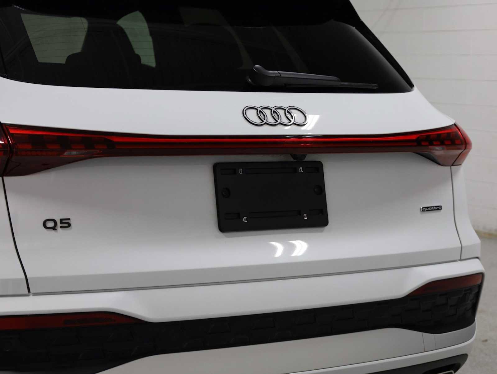 Certified 2025 Audi Q5 Premium Plus w/ Premium Plus AWD/4WD image 8
