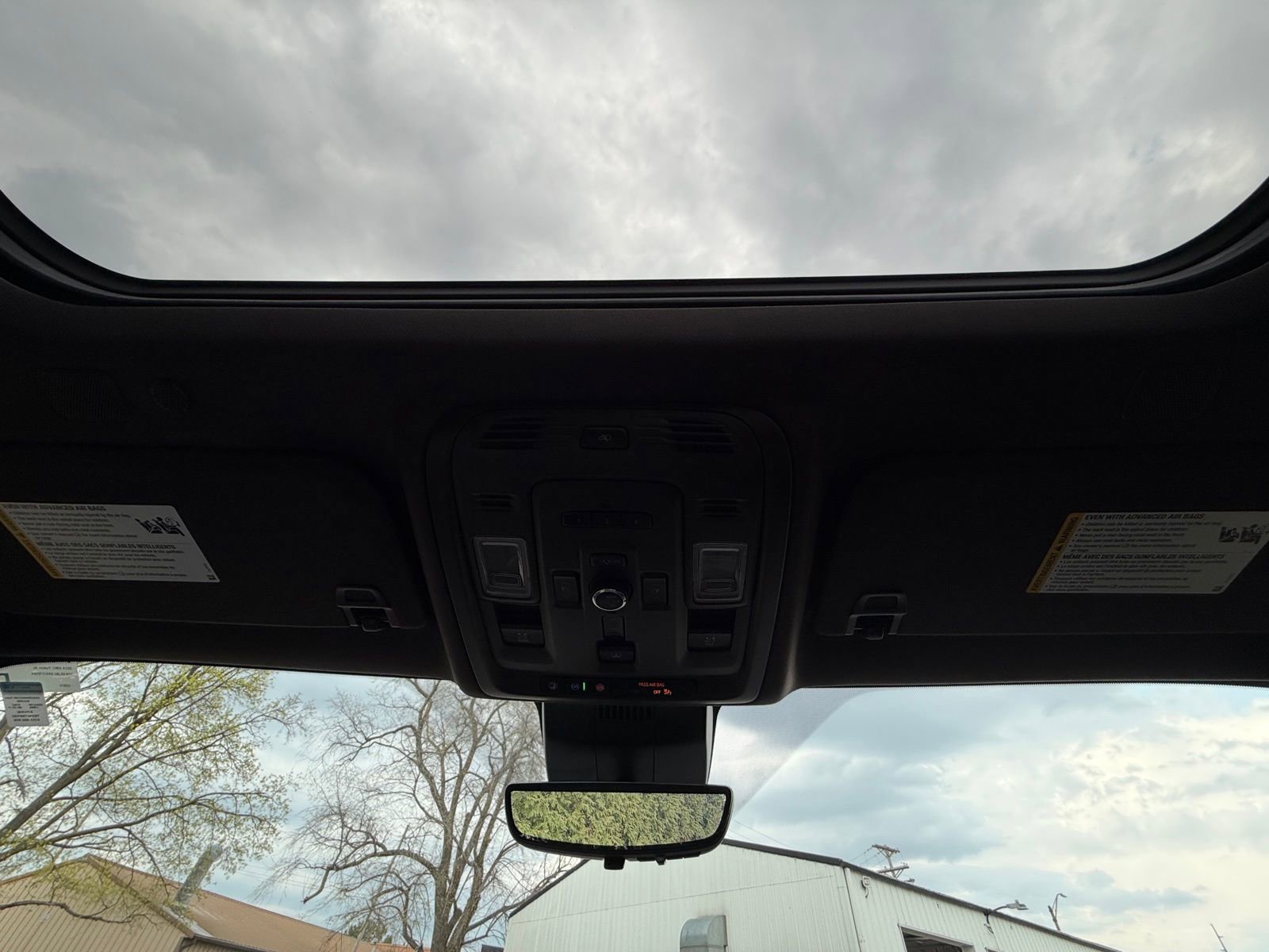 Used 2024 GMC Yukon XL Denali w/ Denali Reserve Package image 29