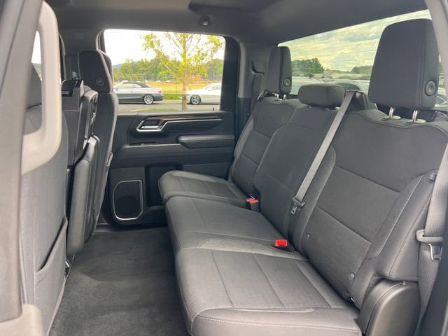 Used 2025 Chevrolet Silverado 2500 LT w/ Convenience Package AWD/4WD image 18