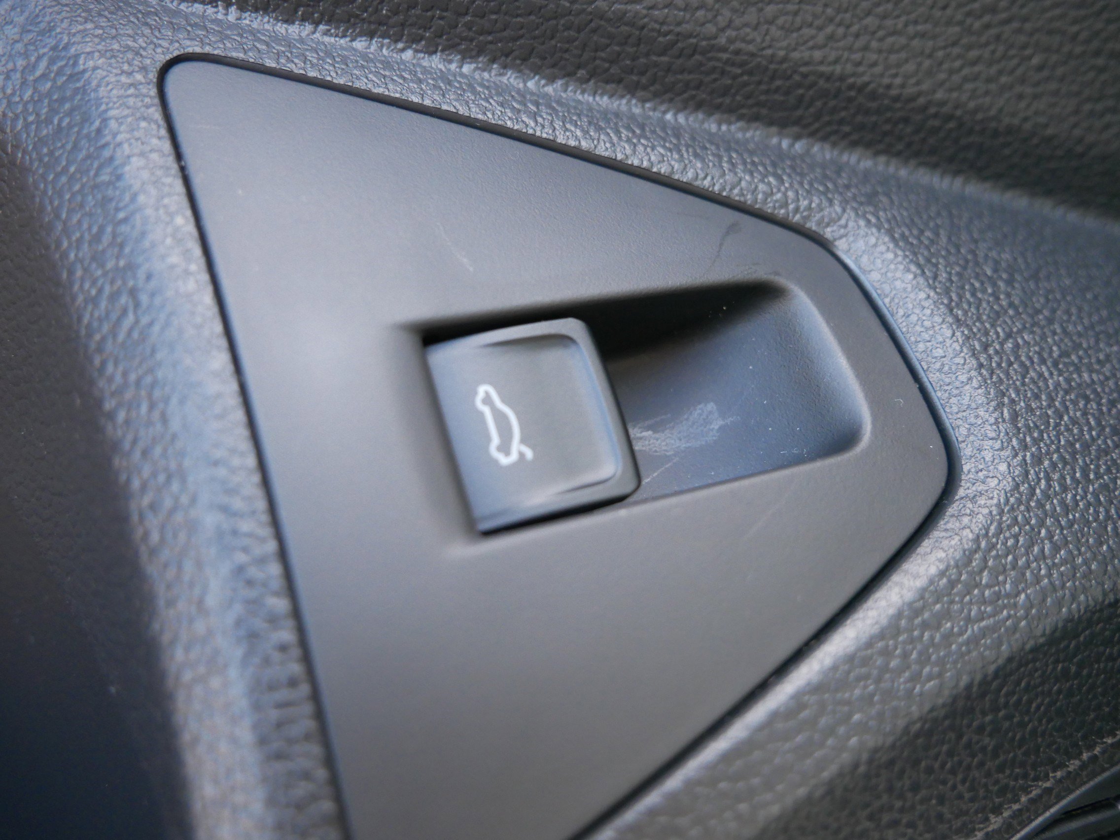 Certified 2025 Volkswagen Jetta SEL image 20