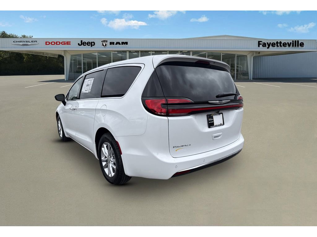 New 2026 Chrysler Pacifica Select image 5