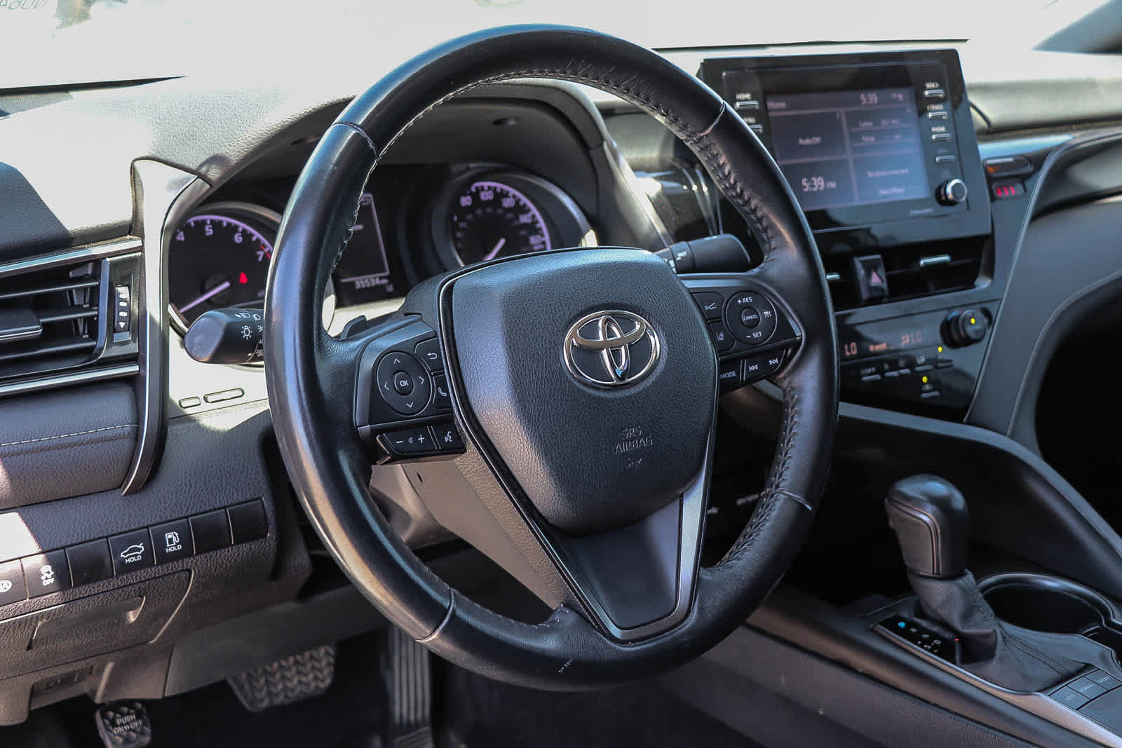 Used 2022 Toyota Camry SE FWD image 17