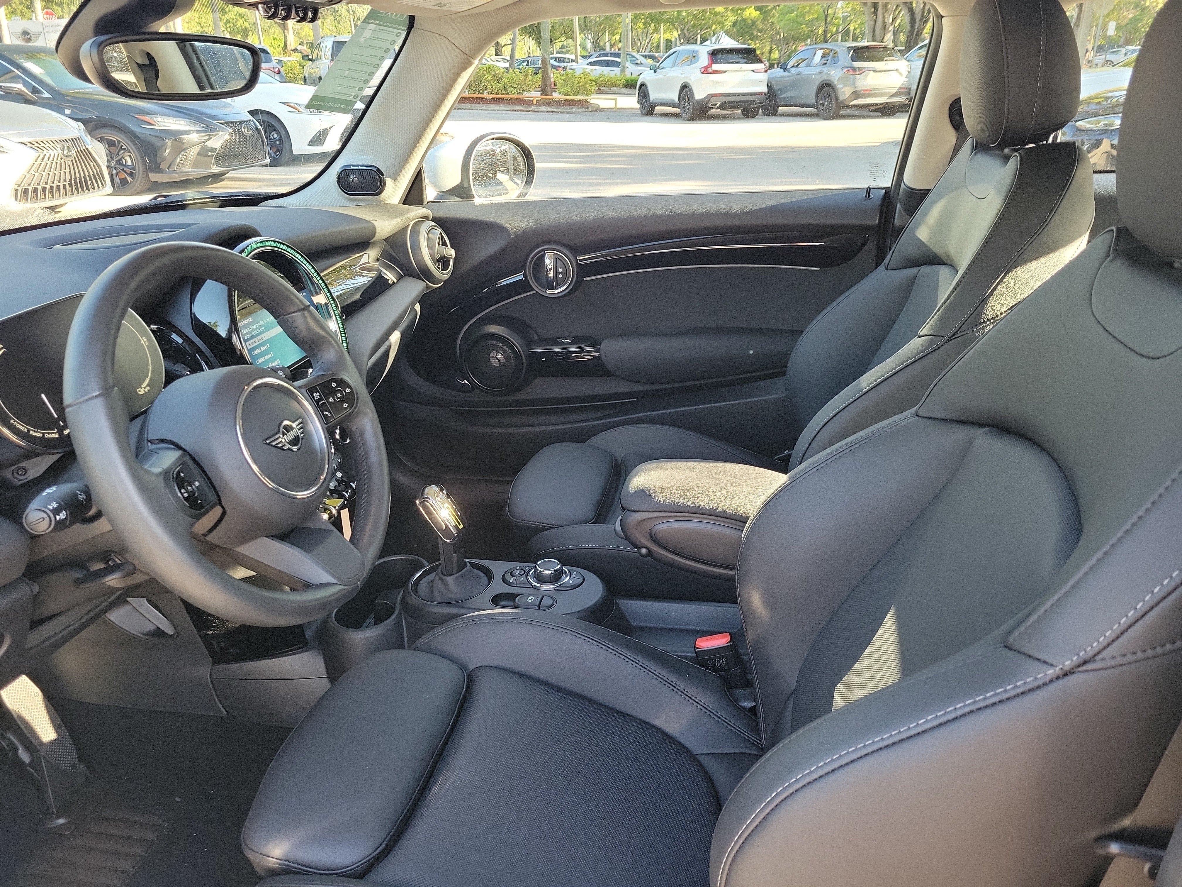 Used 2024 MINI Cooper SE FWD image 8
