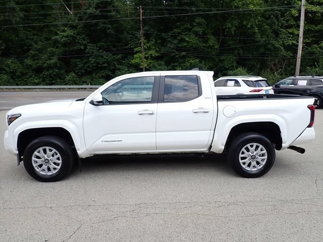 Certified 2024 Toyota Tacoma SR5 AWD/4WD image 9