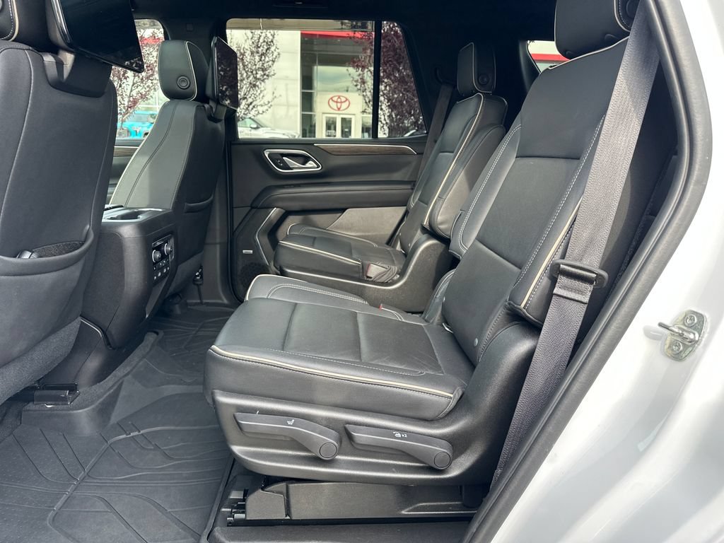 Used 2021 Chevrolet Tahoe Premier w/ Premium Package AWD/4WD image 14